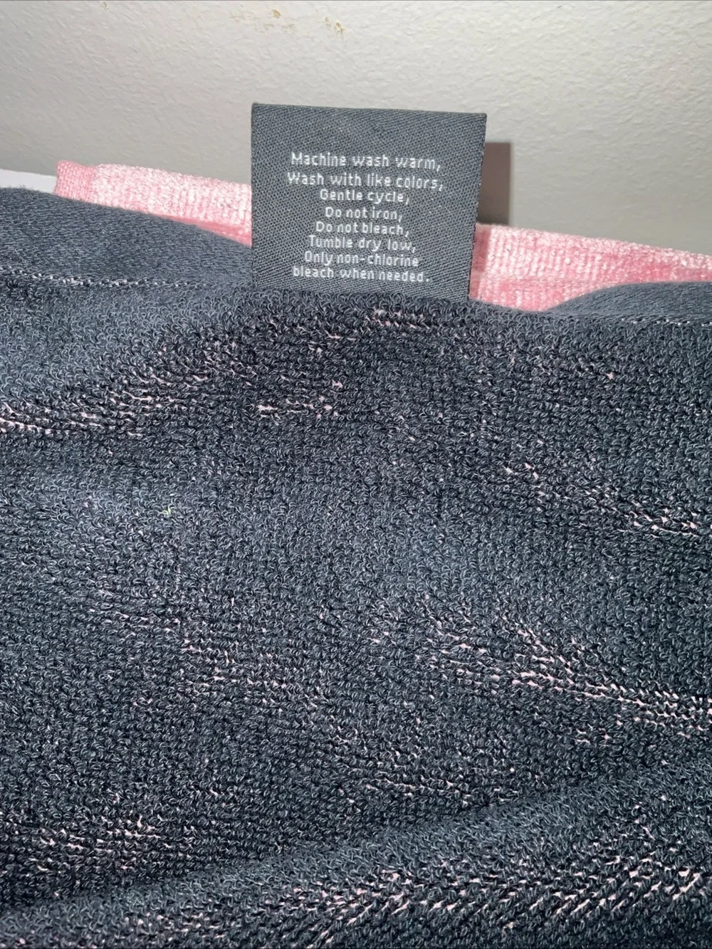 BEBE REVERSIBLE PINK BLACK LEOPARD 4pc. 2 BATH 2 HAND COTTON VELOUR TOWELS NWT